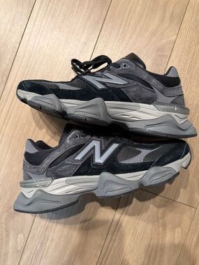New Balance 9060 Worn 3x! Great condition men’s size 9 women’s 10.5